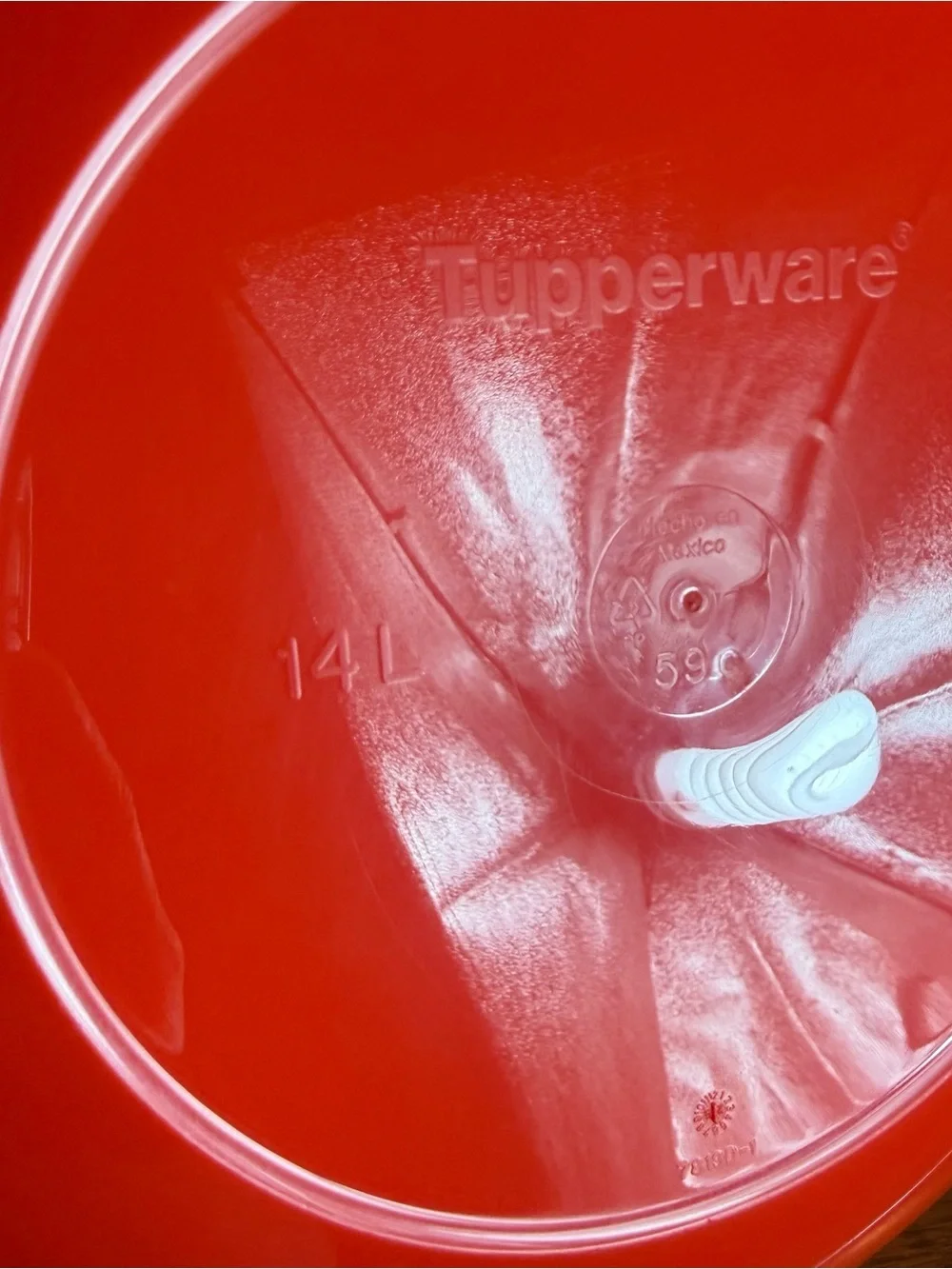 Tupperware Thatsa Bowl 59 cups